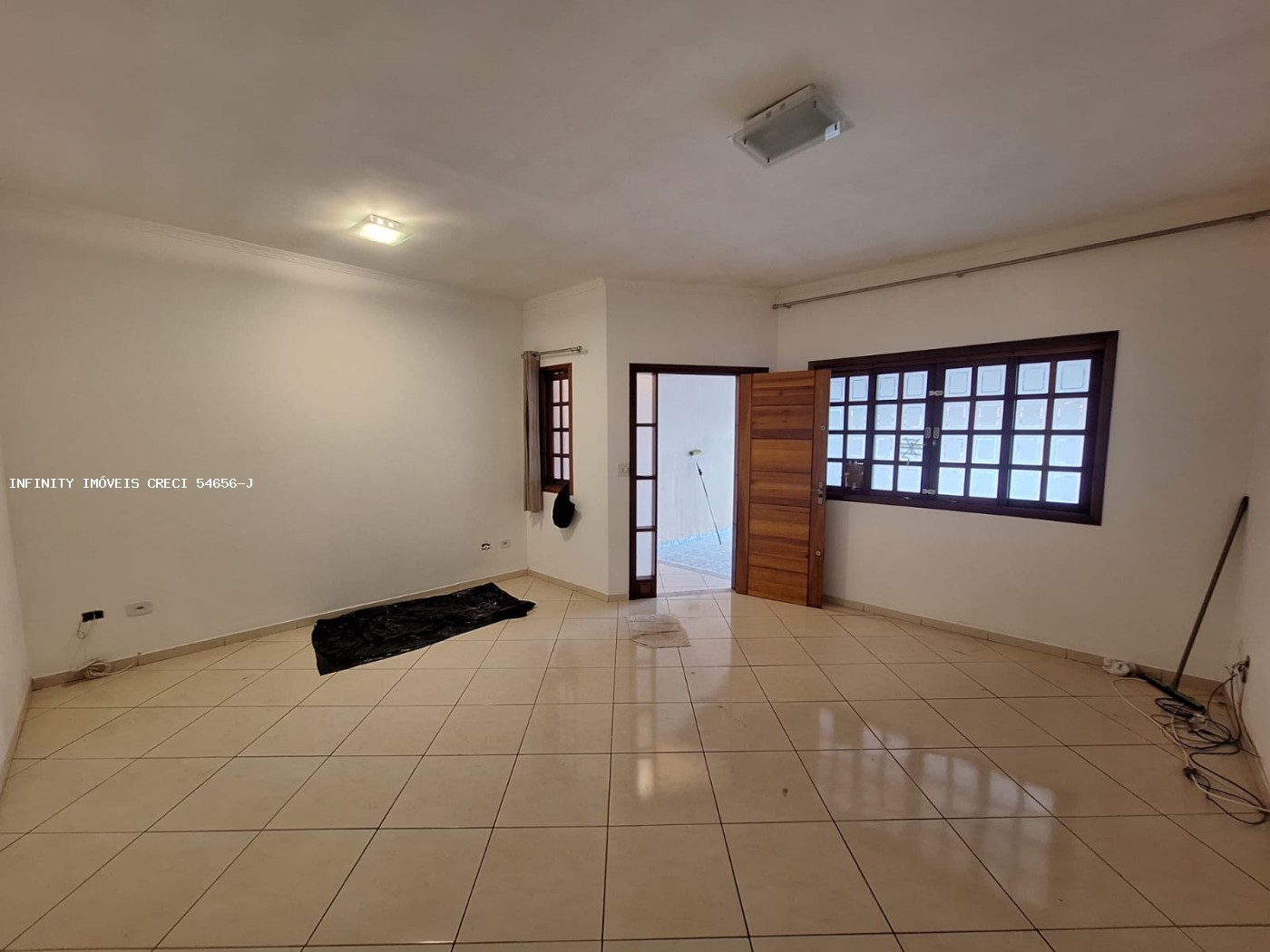 Casa, 4 quartos, 180 m² - Foto 1