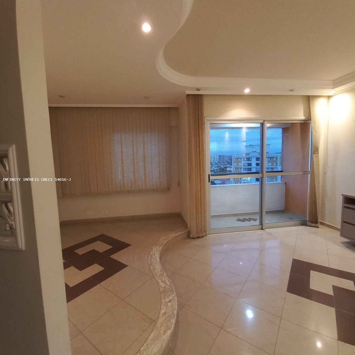 Cobertura, 3 quartos, 206 m² - Foto 2